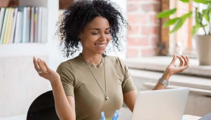 Como ficar mais jovem e ainda sentindo-se mais segura equilibrando suas emoções